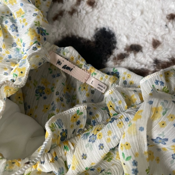 Floral Ruffle Blouse - Picture 3 of 4